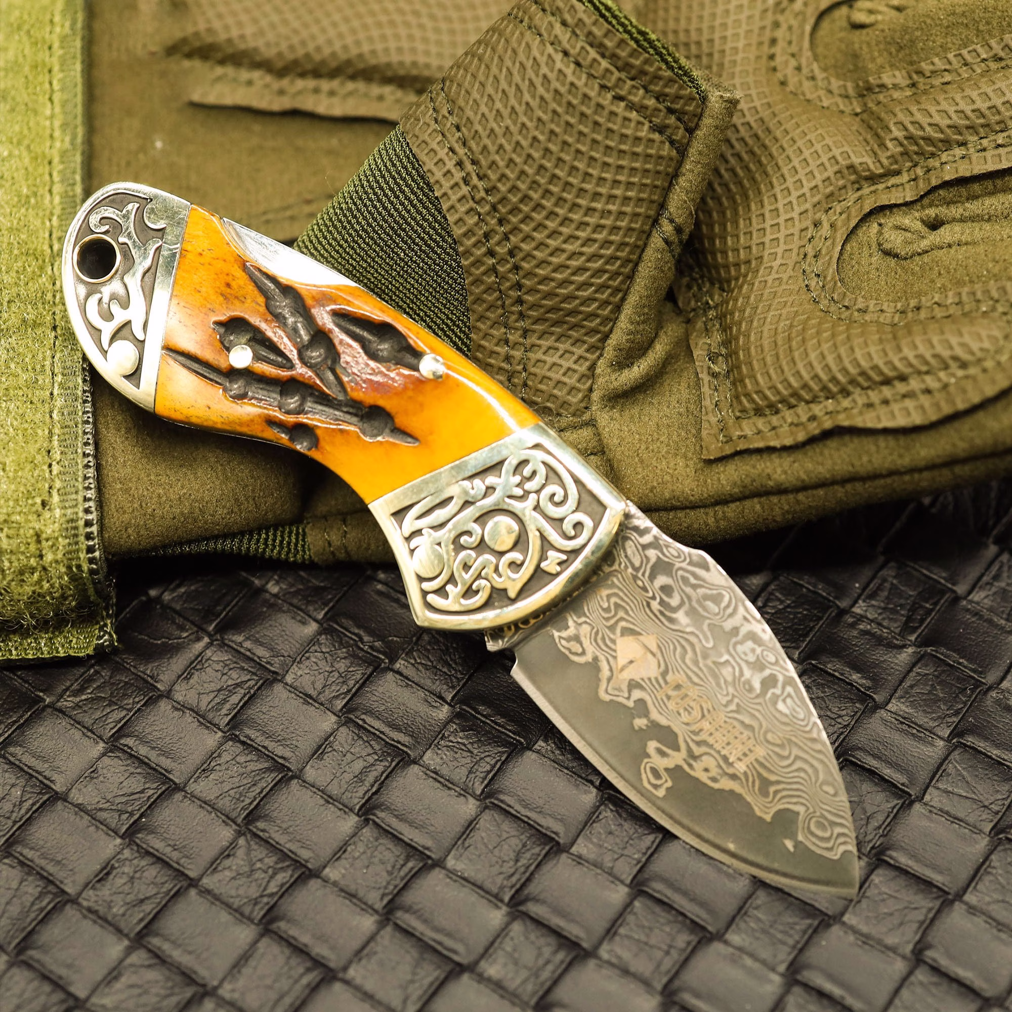 TOSAHWI Handmade Beef Bones Handle Damascus Mini Pocket Folding Knife