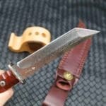 TOSAHWI Handmade Damascus Steel Fixed Blade Knife with Textured Micro-Particle Dalbergia Handle - Image 8