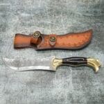 Tosahwi Handmade Vanguard Damascus Curved Bowie Knife with Leather Sheath - Image 3